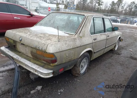 1986 BMW 528 E z USA, uszkodzony, nr VIN WBADK7303G9651495